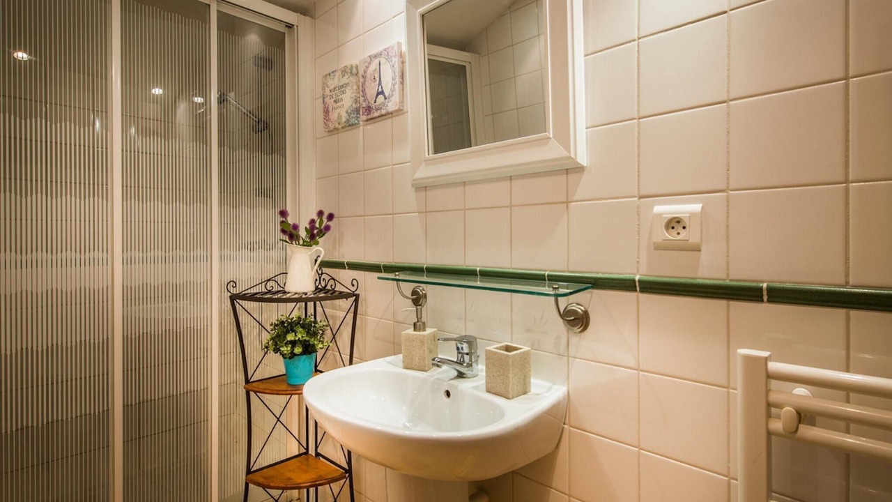 Photo of Bathroom in Saint-Hilaire-des-Loges
