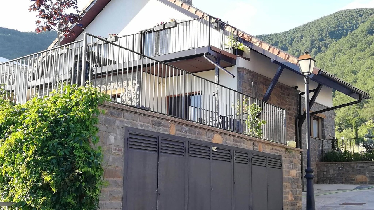 Photo of Outdoor in Gavin