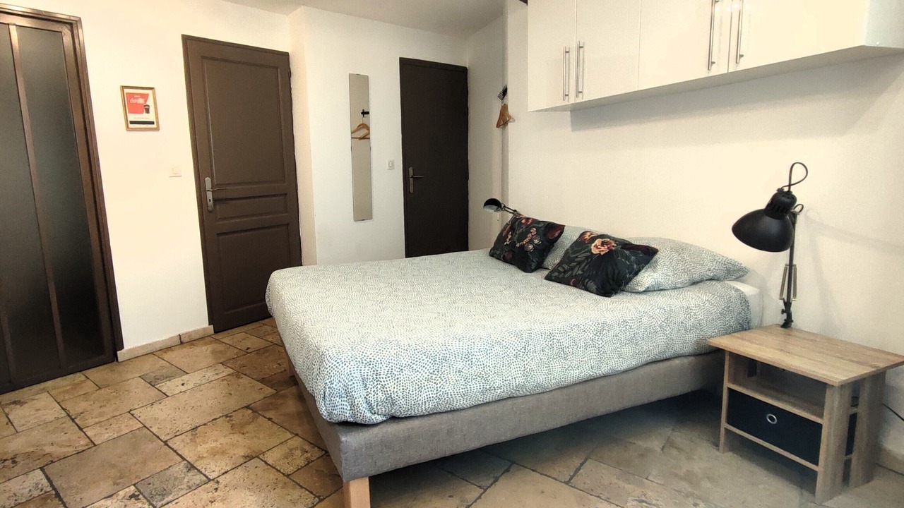 Photo of Bedroom in Avignon City Centre