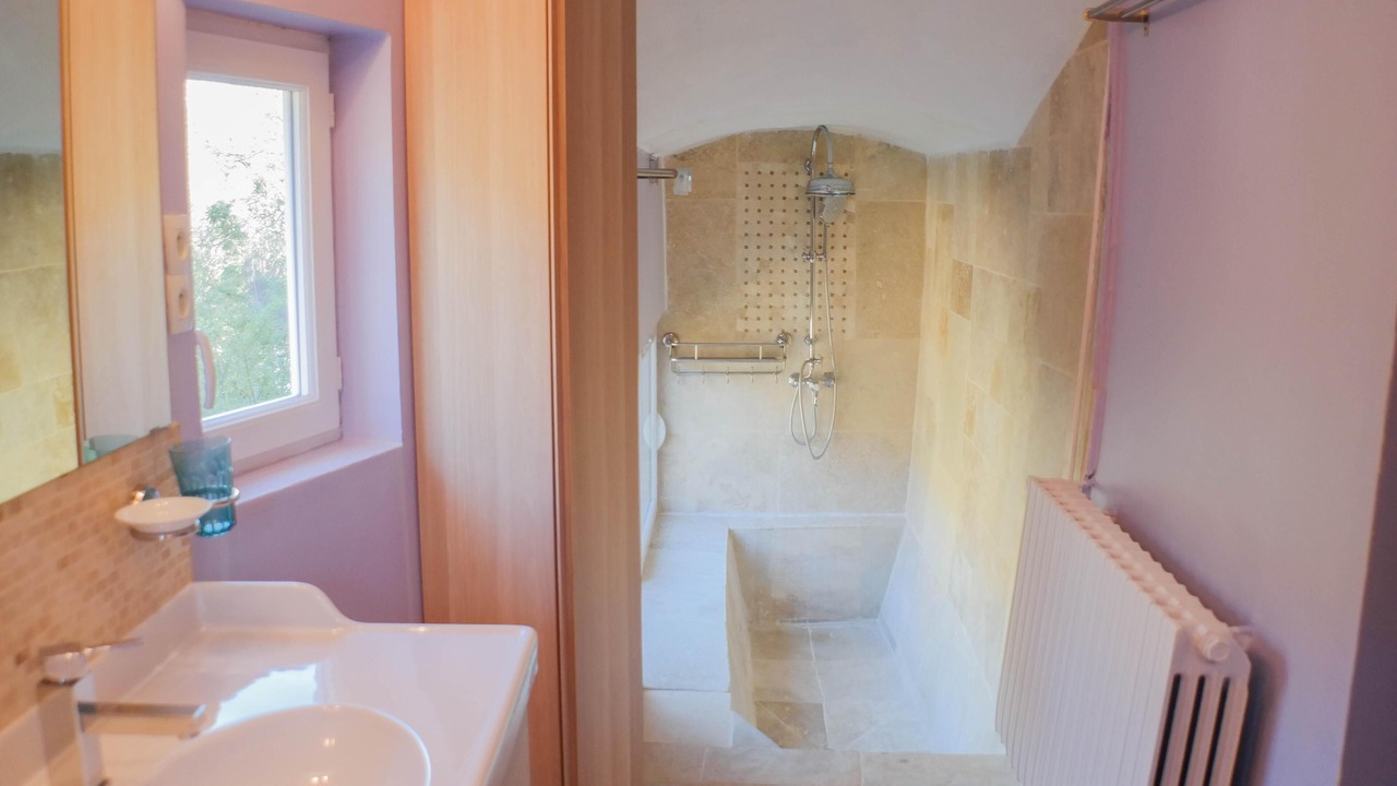 Photo of Bathroom in La Cadiere-et-Cambo