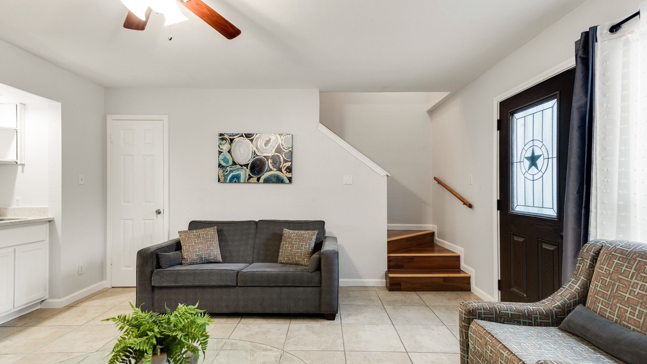 Photo of Livingroom in Sonesta West