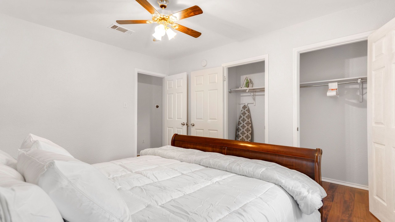 Photo of Bedroom in Sonesta West