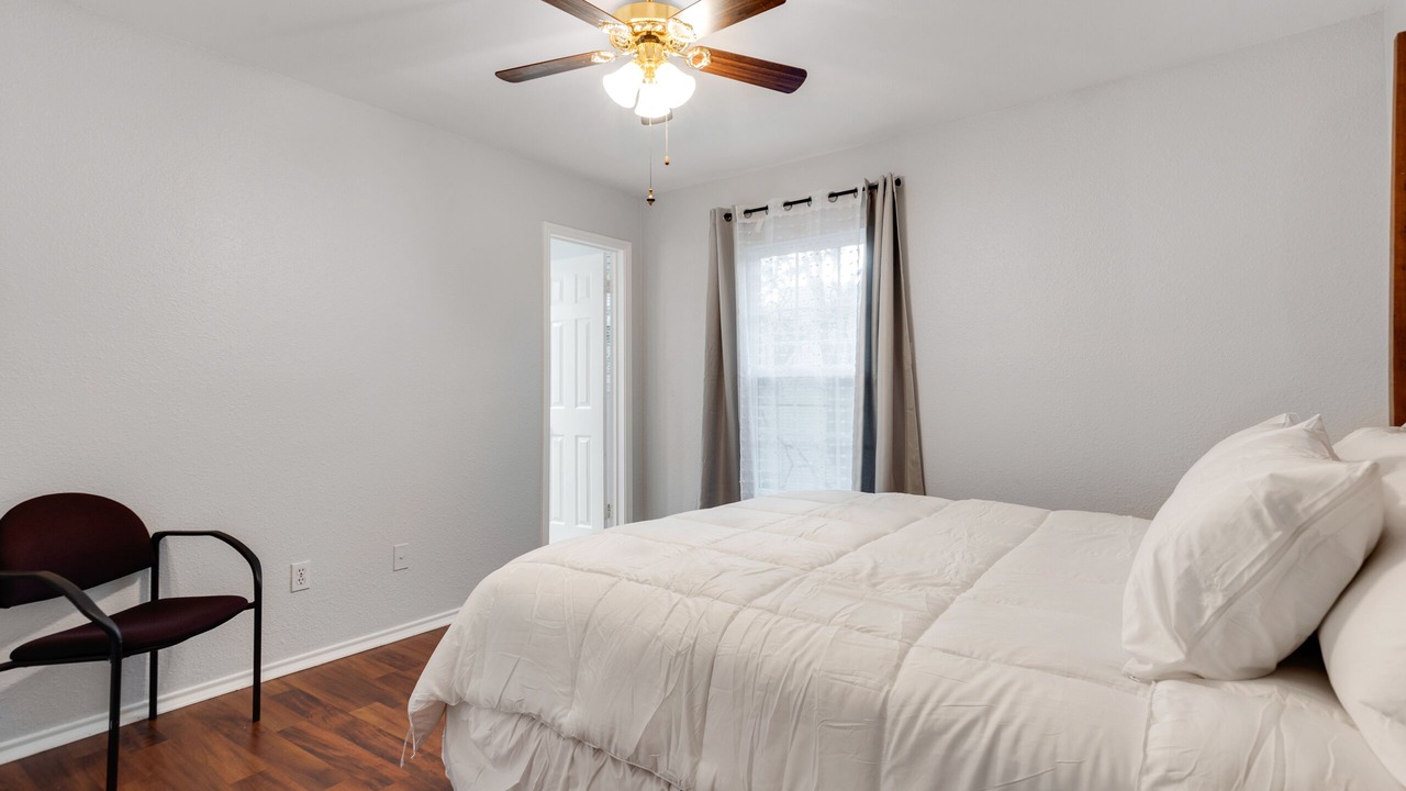 Photo of Bedroom in Sonesta West