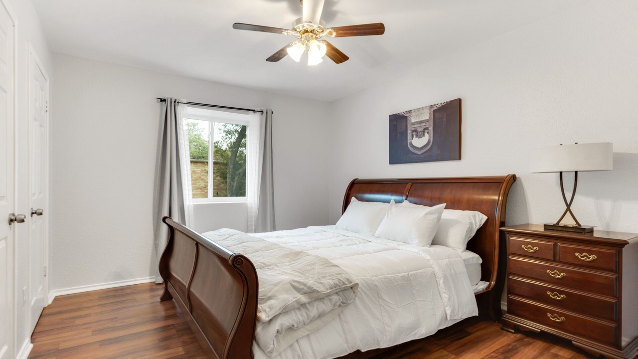 Photo of Bedroom in Sonesta West