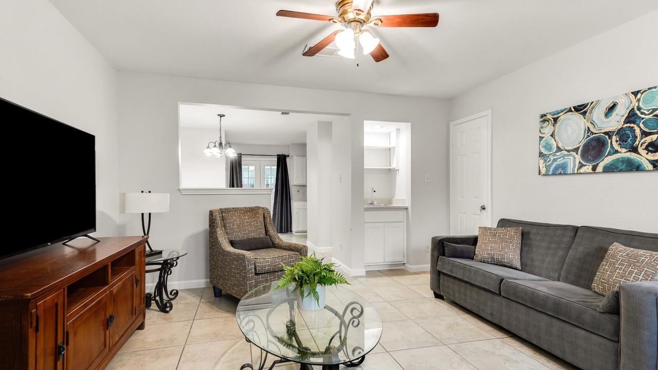 Photo of Livingroom in Sonesta West
