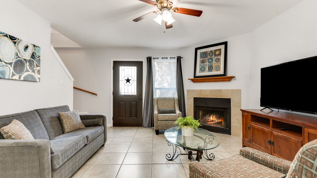 Photo of Livingroom in Sonesta West
