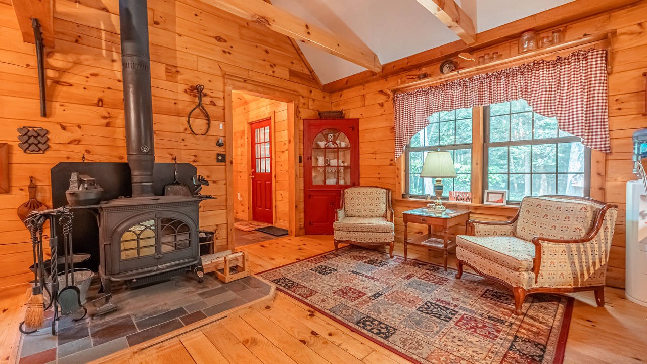 Photo of Livingroom in Aldenville