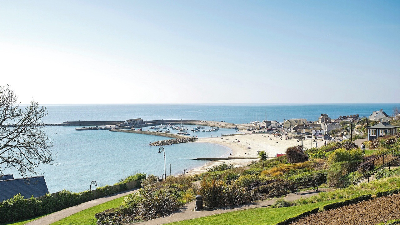 Photo of Others in Burton Bradstock