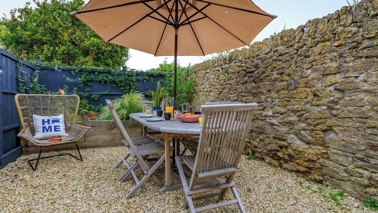 Photo of Others in Burton Bradstock