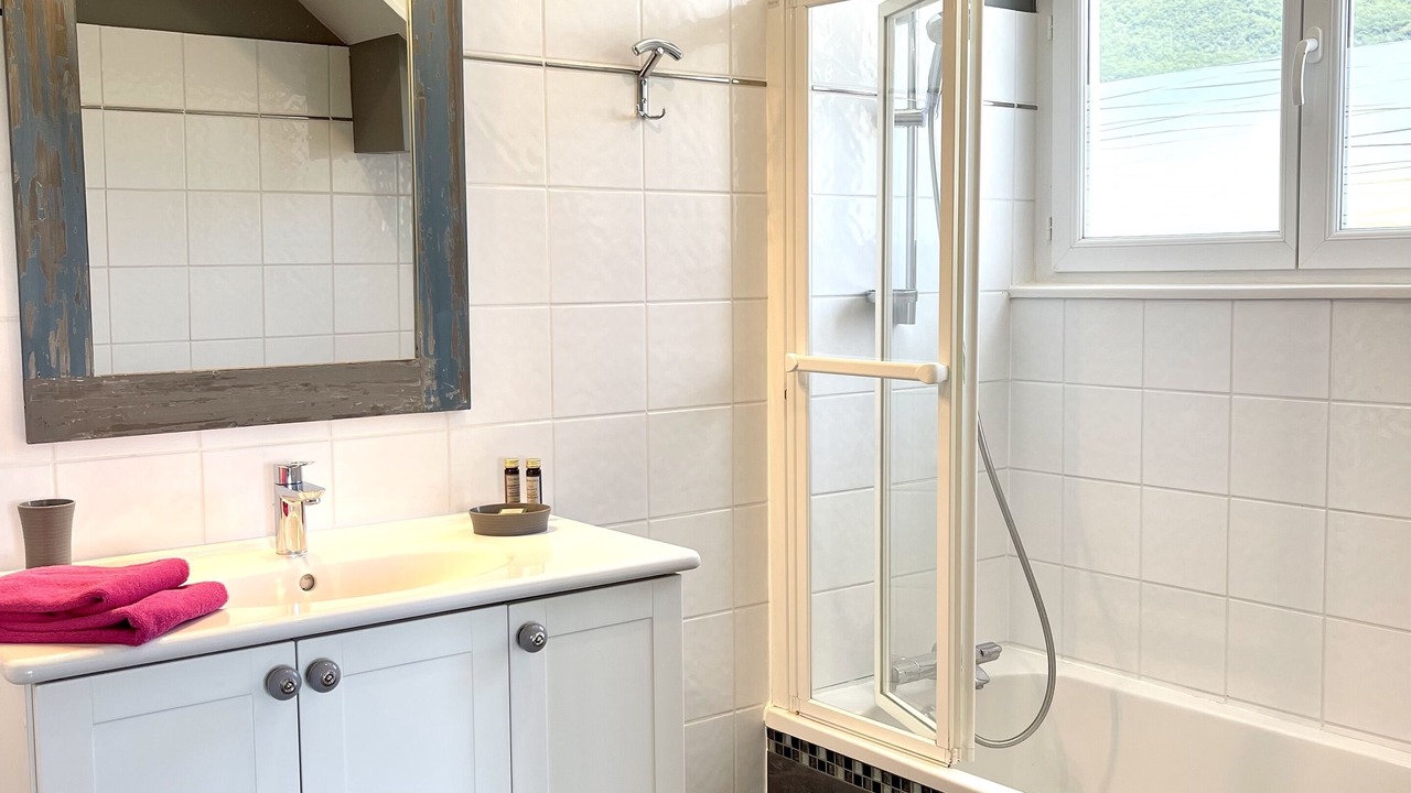 Photo of Bathroom in Brison-Saint-Innocent