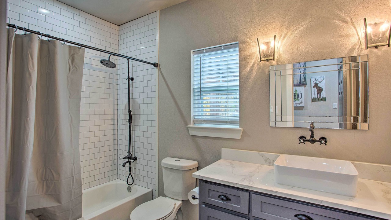 Photo of Bathroom in Quinlan
