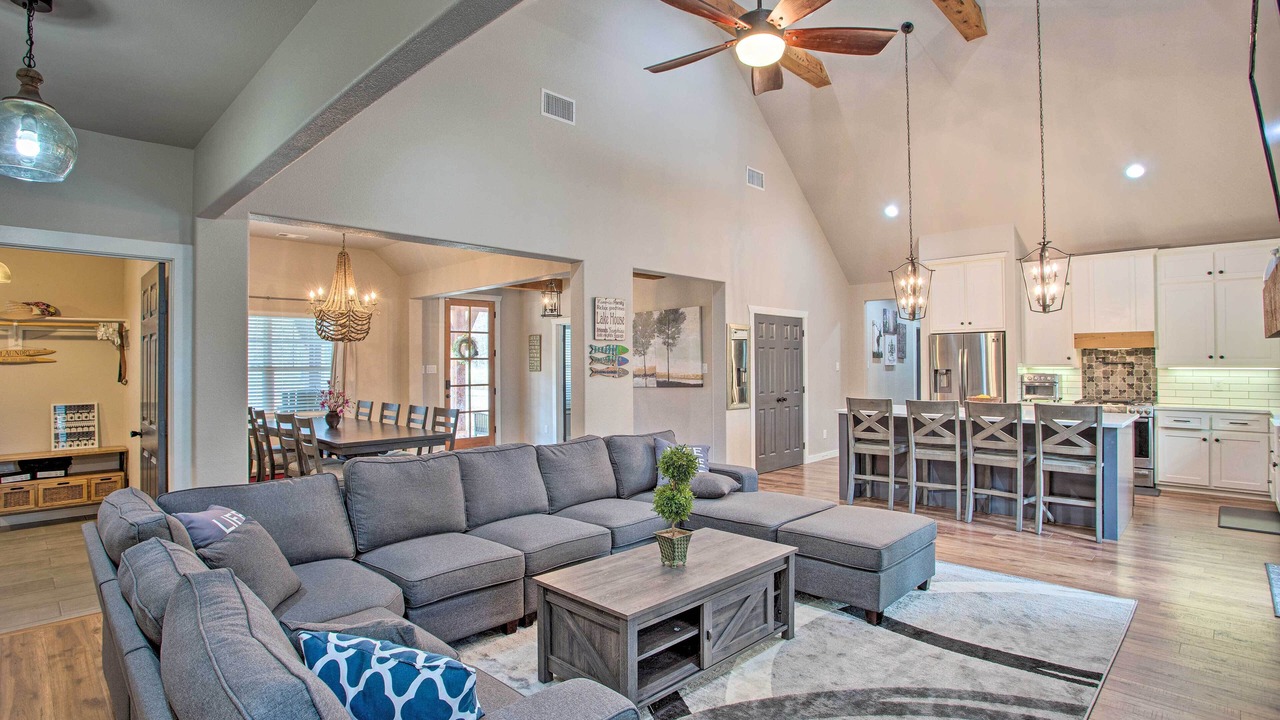 Photo of Livingroom in Quinlan