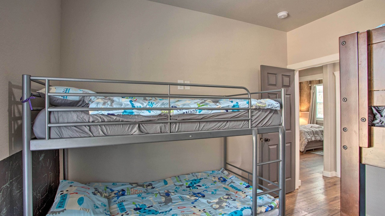 Photo of Bedroom in Quinlan