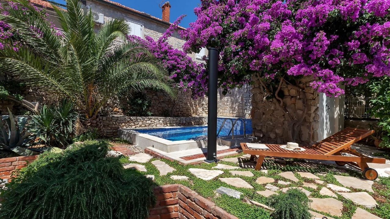 Photo of Patio Balcony in Sutivan