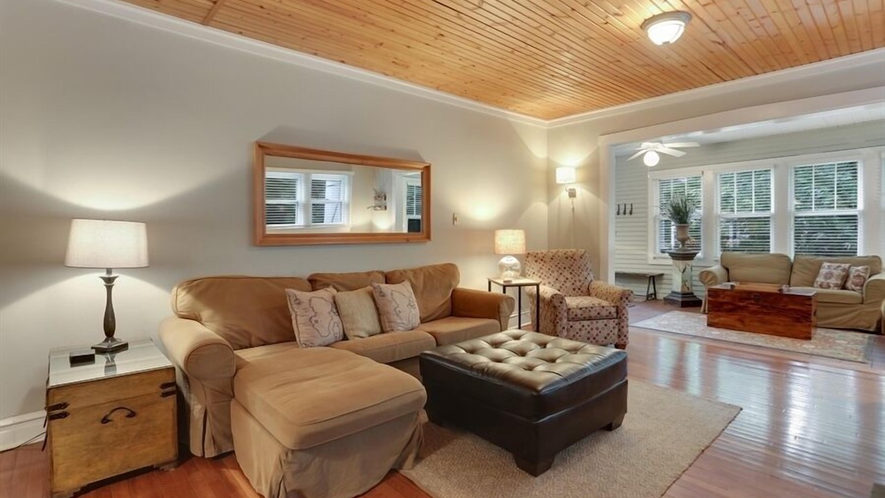 Photo of Livingroom in Union Pier