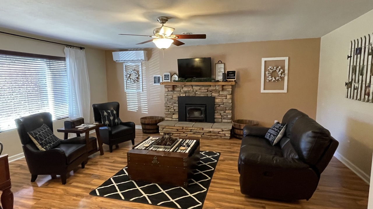 Photo of Livingroom in Crescent City
