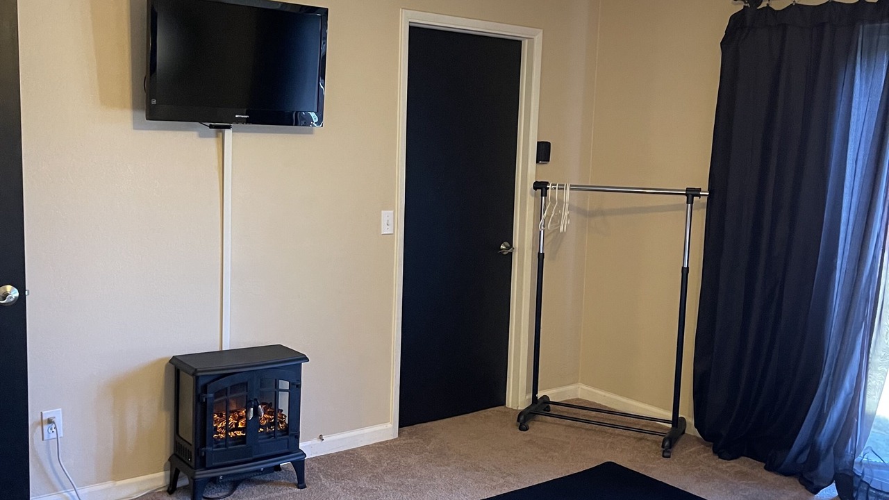 Photo of Bedroom in Crescent City