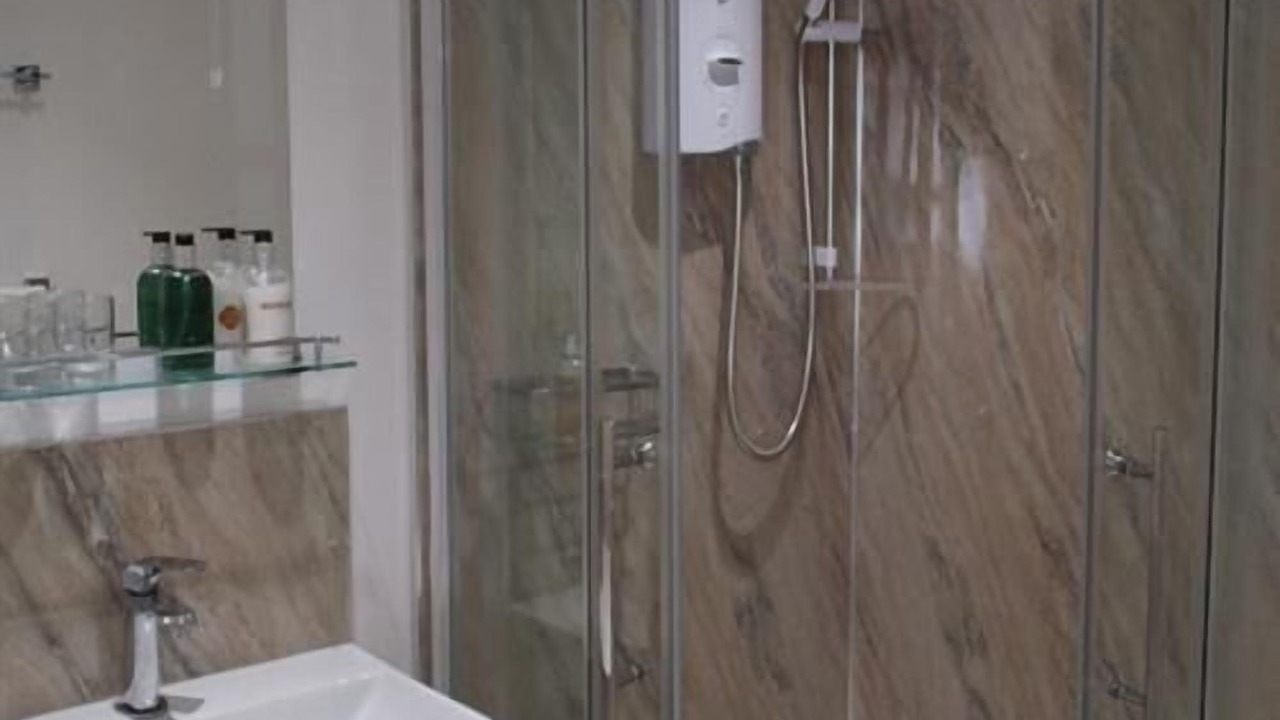 Photo of Bathroom in Long Wittenham