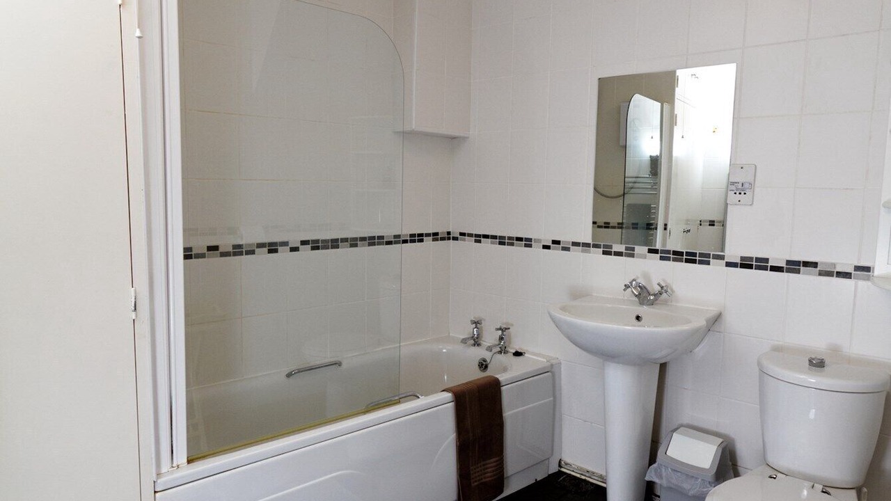 Photo of Bathroom in Heligan