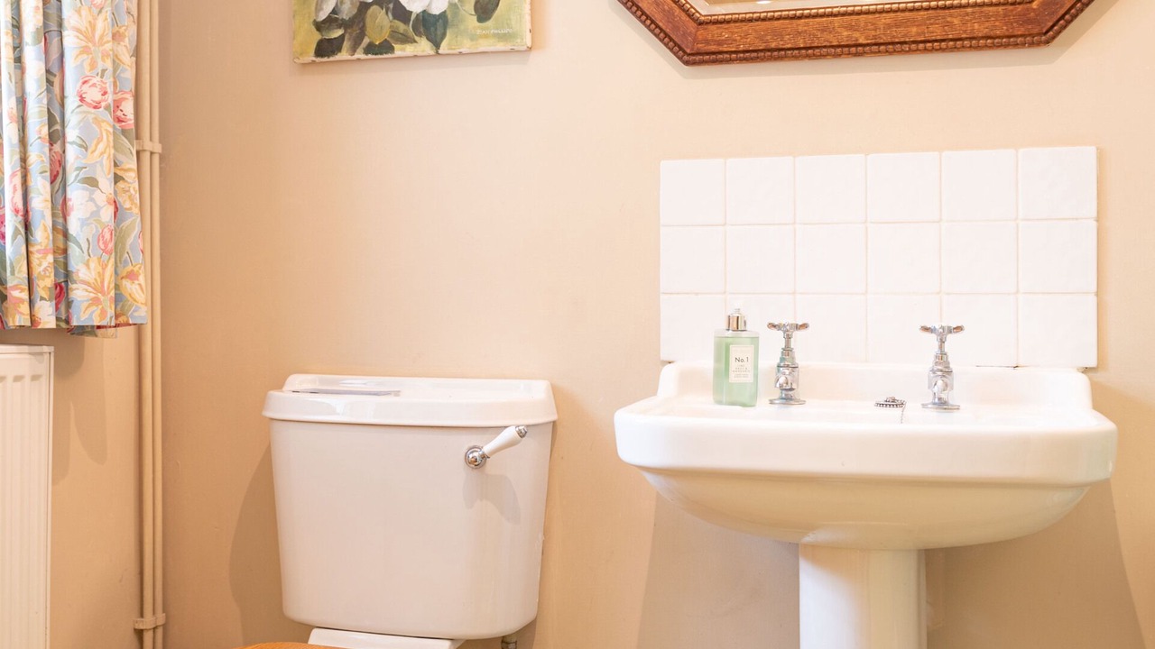 Photo of Bathroom in Pwllgloyw