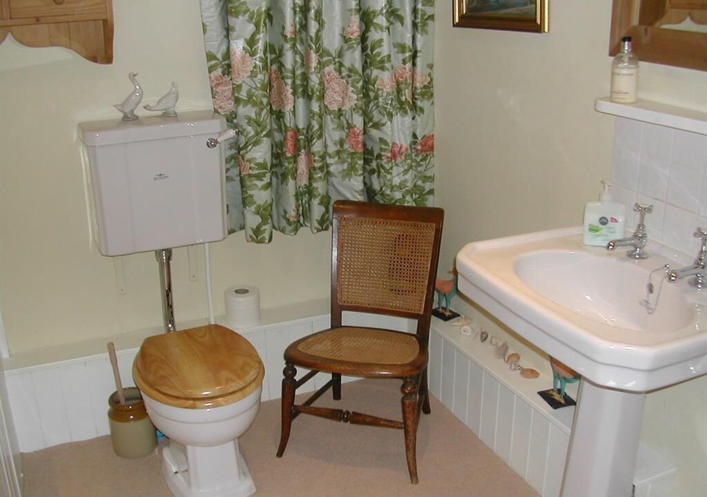Photo of Bathroom in Pwllgloyw