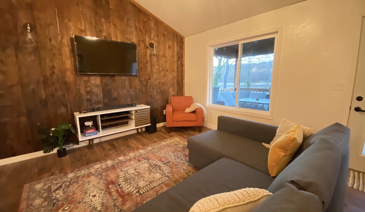 Photo of Livingroom in Doniphan