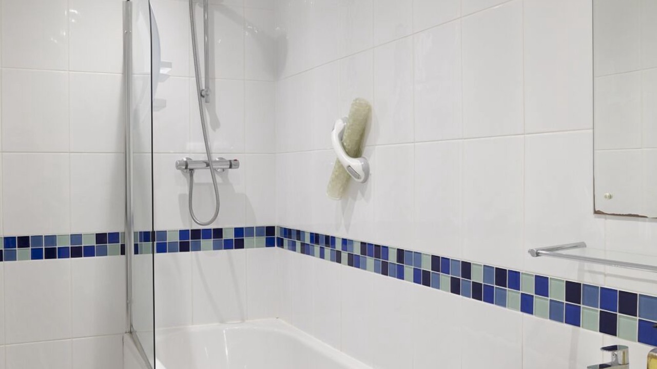 Photo of Bathroom in Shanklin