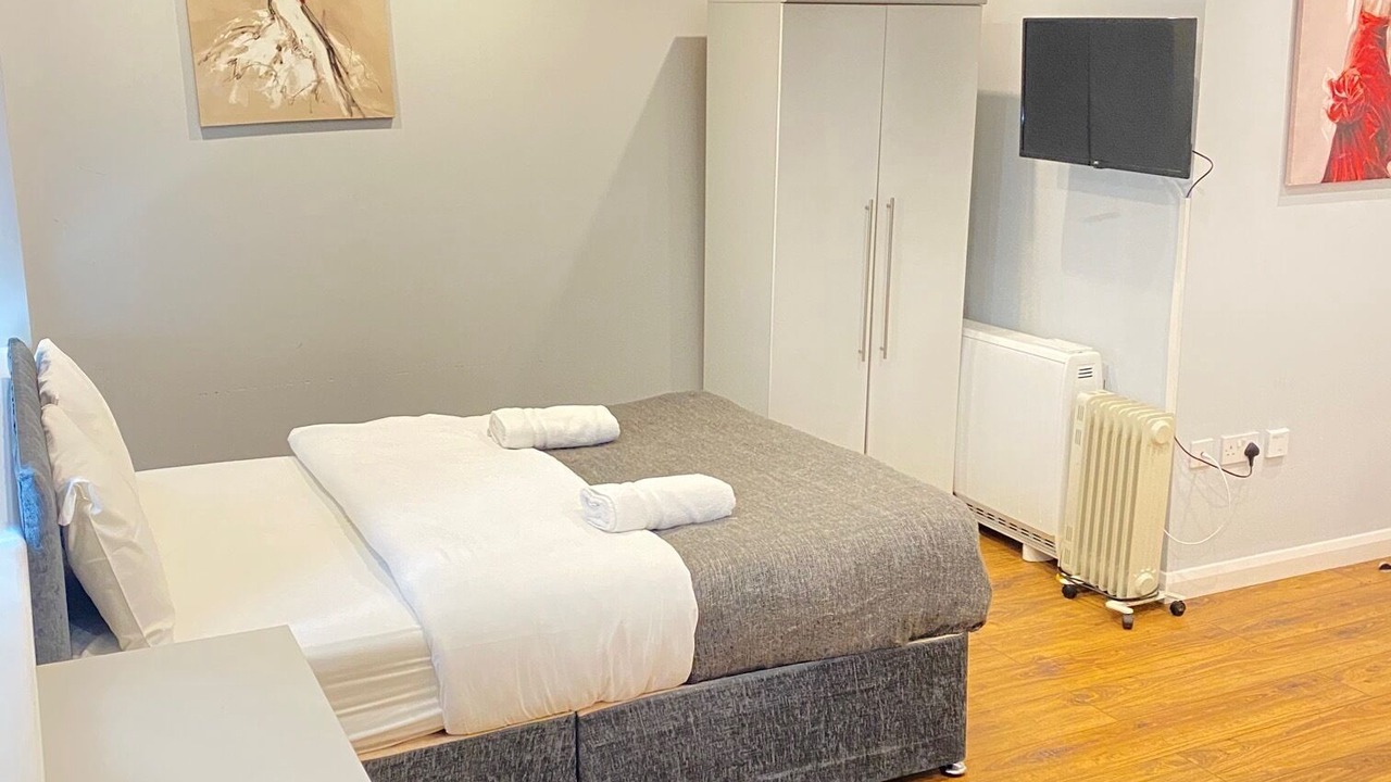 Photo of Bedroom in Leicester City Centre