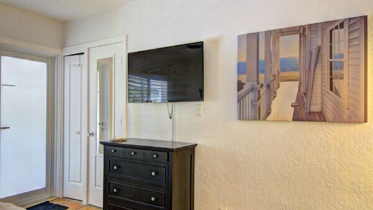 Photo of Bedroom in Hendricks and Venice Isles