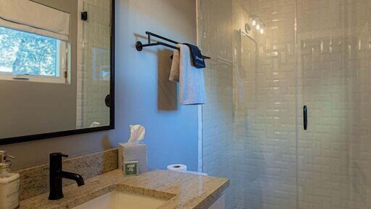 Photo of Bathroom in Kingsland