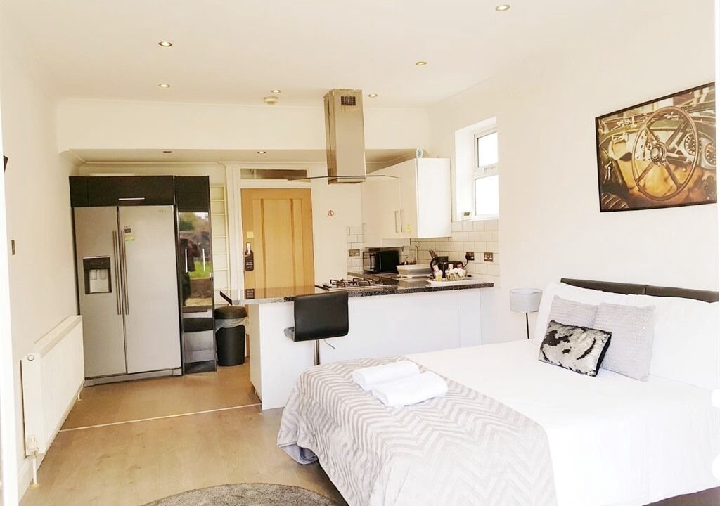 Photo of Others in Ponders End