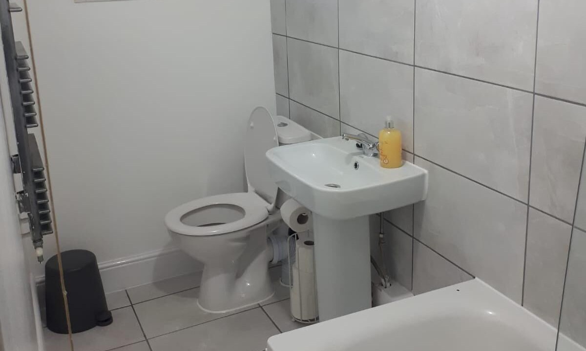 Photo of Bathroom in Tooting