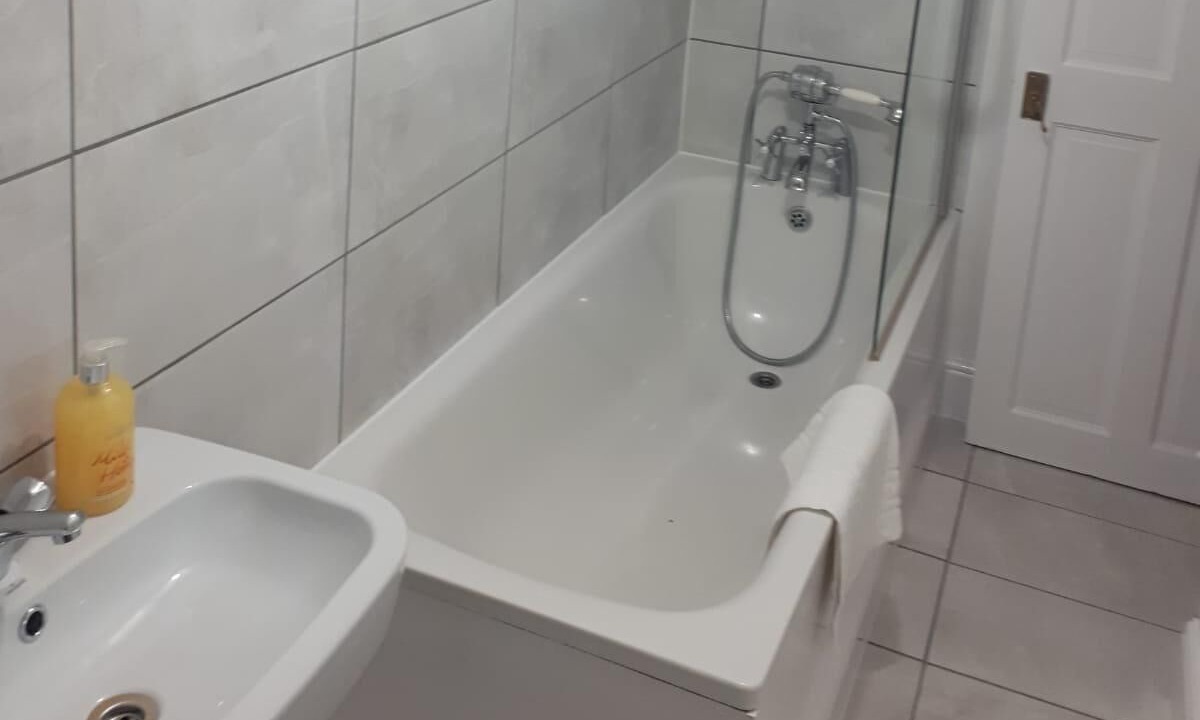 Photo of Bathroom in Tooting