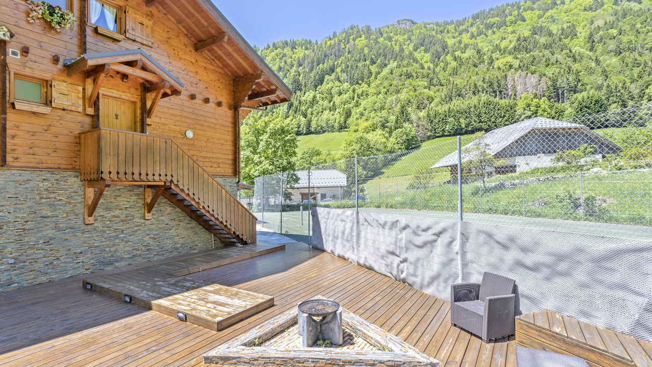 Photo of Patio Balcony in Montmin