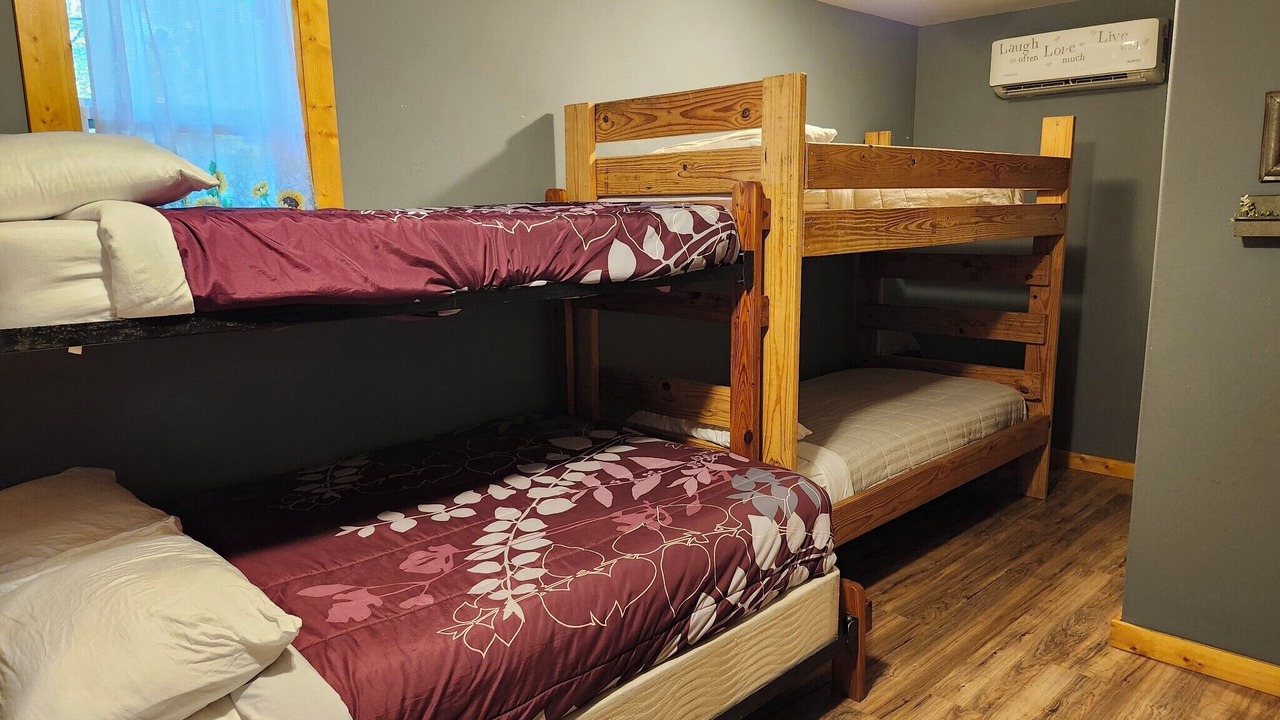Photo of Bedroom in Squires