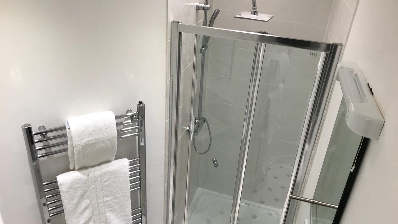 Photo of Bathroom in Oxford