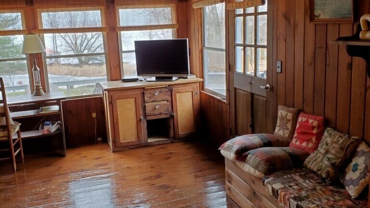 Photo of Livingroom in Chippewa Bay