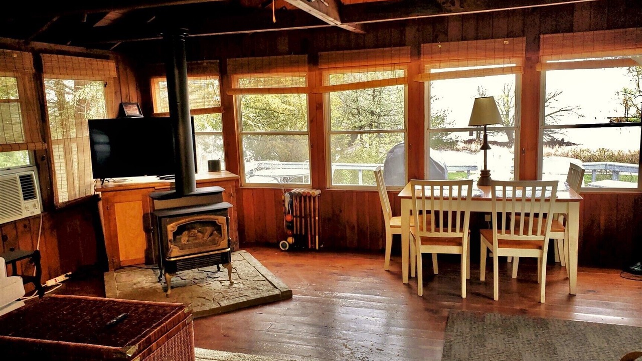 Photo of Livingroom in Chippewa Bay