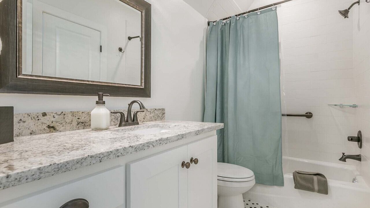 Photo of Bathroom in Canyon