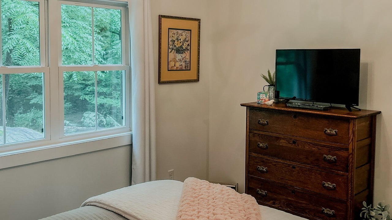 Photo of Bedroom in Etowah