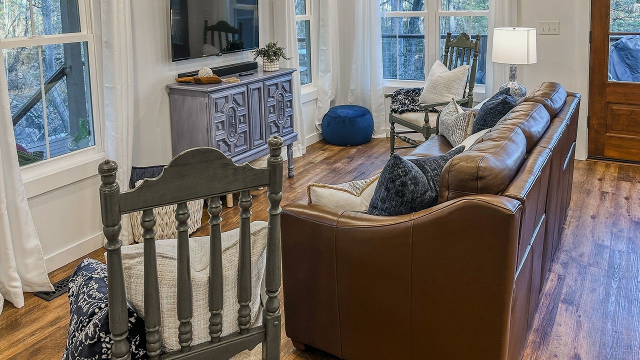 Photo of Livingroom in Etowah