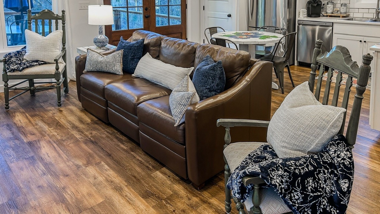 Photo of Livingroom in Etowah
