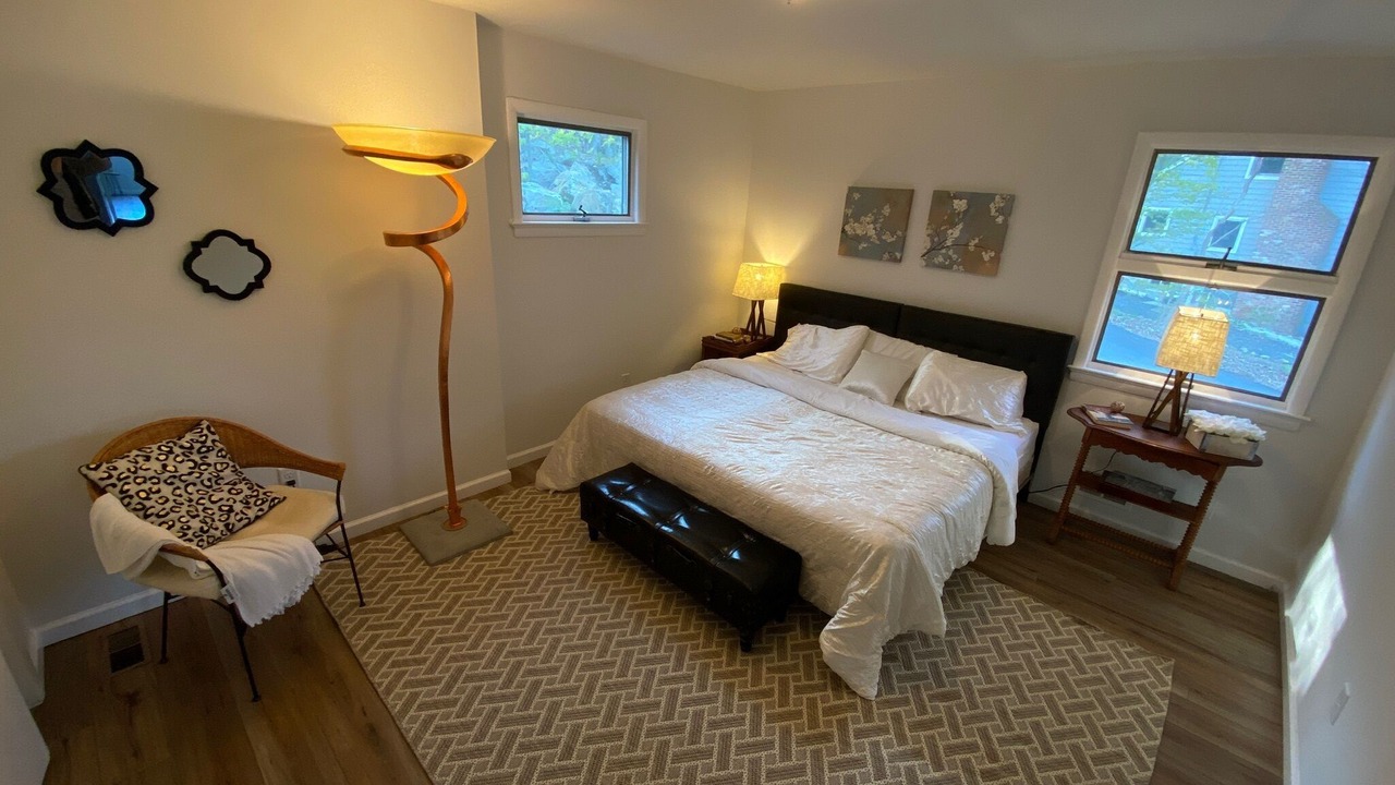 Photo of Bedroom in Glasser