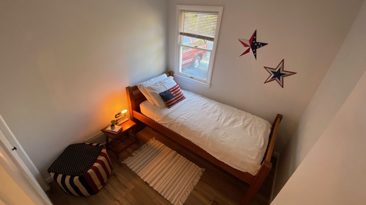 Photo of Bedroom in Glasser