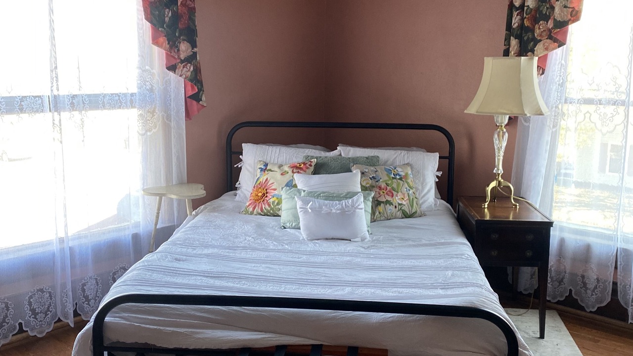 Photo of Bedroom in Webb City