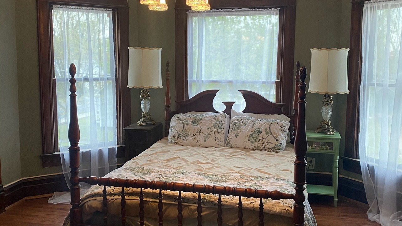Photo of Bedroom in Webb City