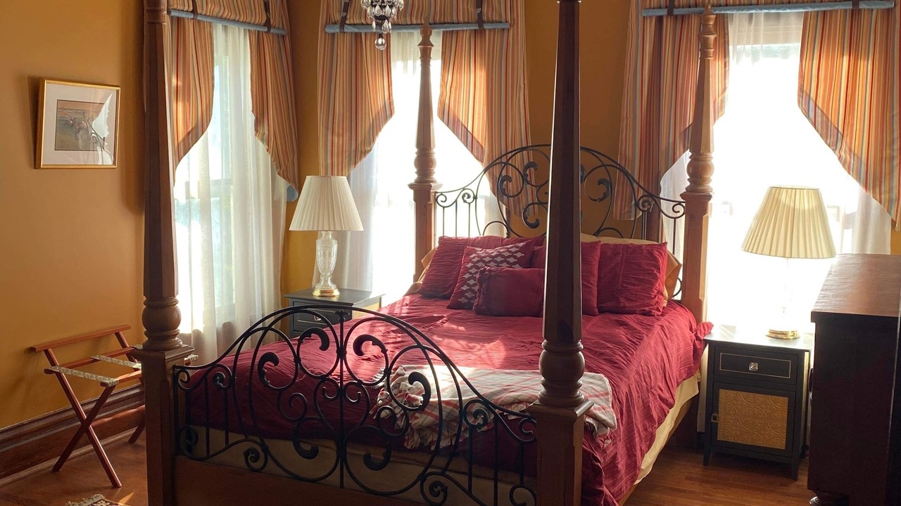Photo of Bedroom in Webb City