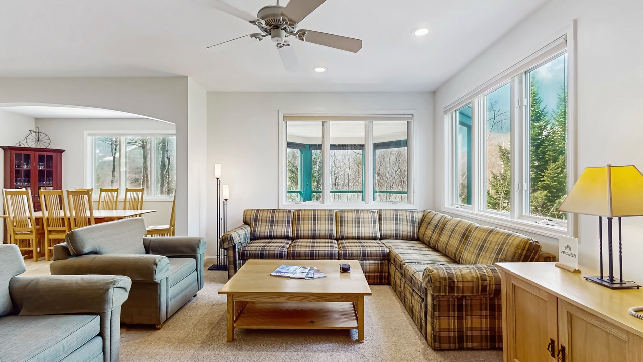 Photo of Livingroom in Jeffersonville