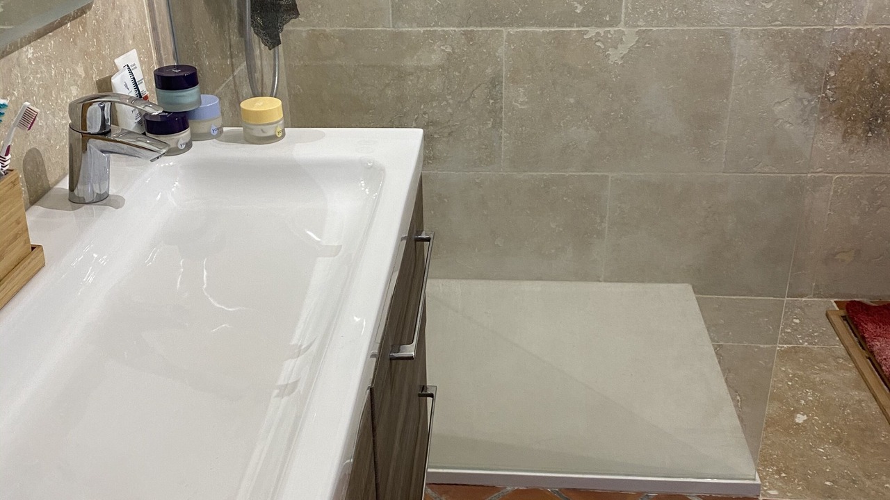 Photo of Bathroom in Thoard