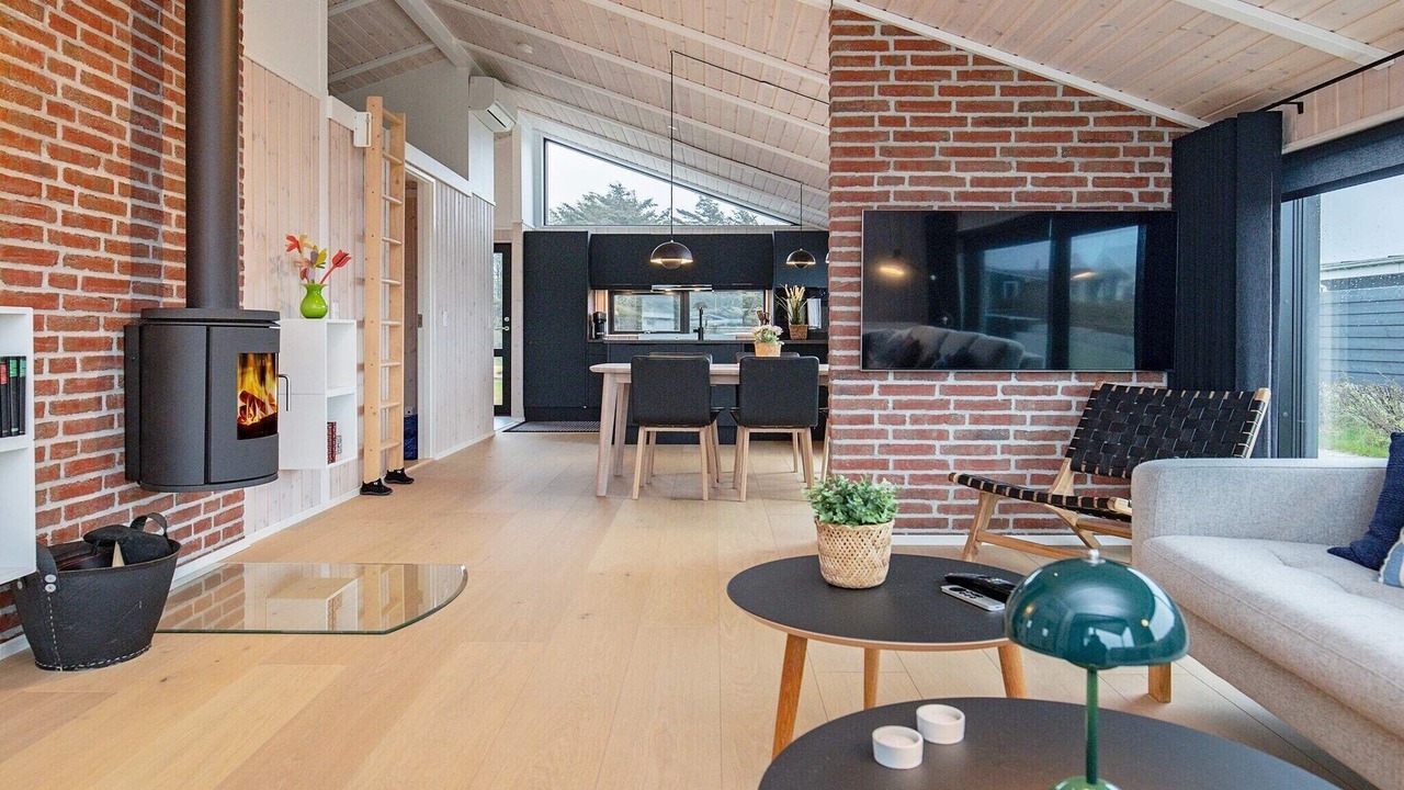 Photo of Others in Lokken